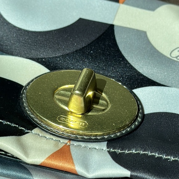 Coach Amanda fold over clutch purse bag shoulder bag. - Picture 3 of 10